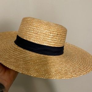 Woven brim hat